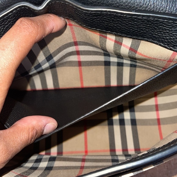 Authentic Burberry Medium Note Leather & Vintage Check Crossbody Bag - Picture 5 of 9